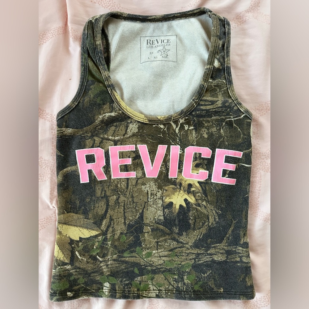 Revice shirt. Size M